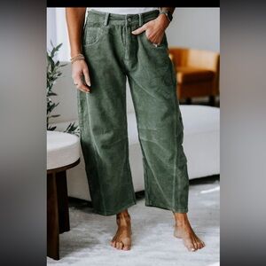 So Me Barrel Corduroy Pants Size Large Olive Green Belt Loops Cropped NEW